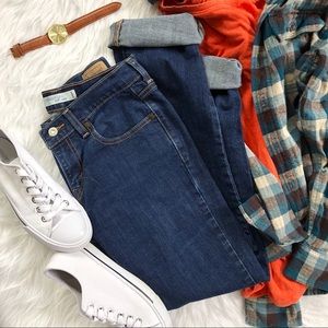 Levi’s 505 medium wash straight leg jeans